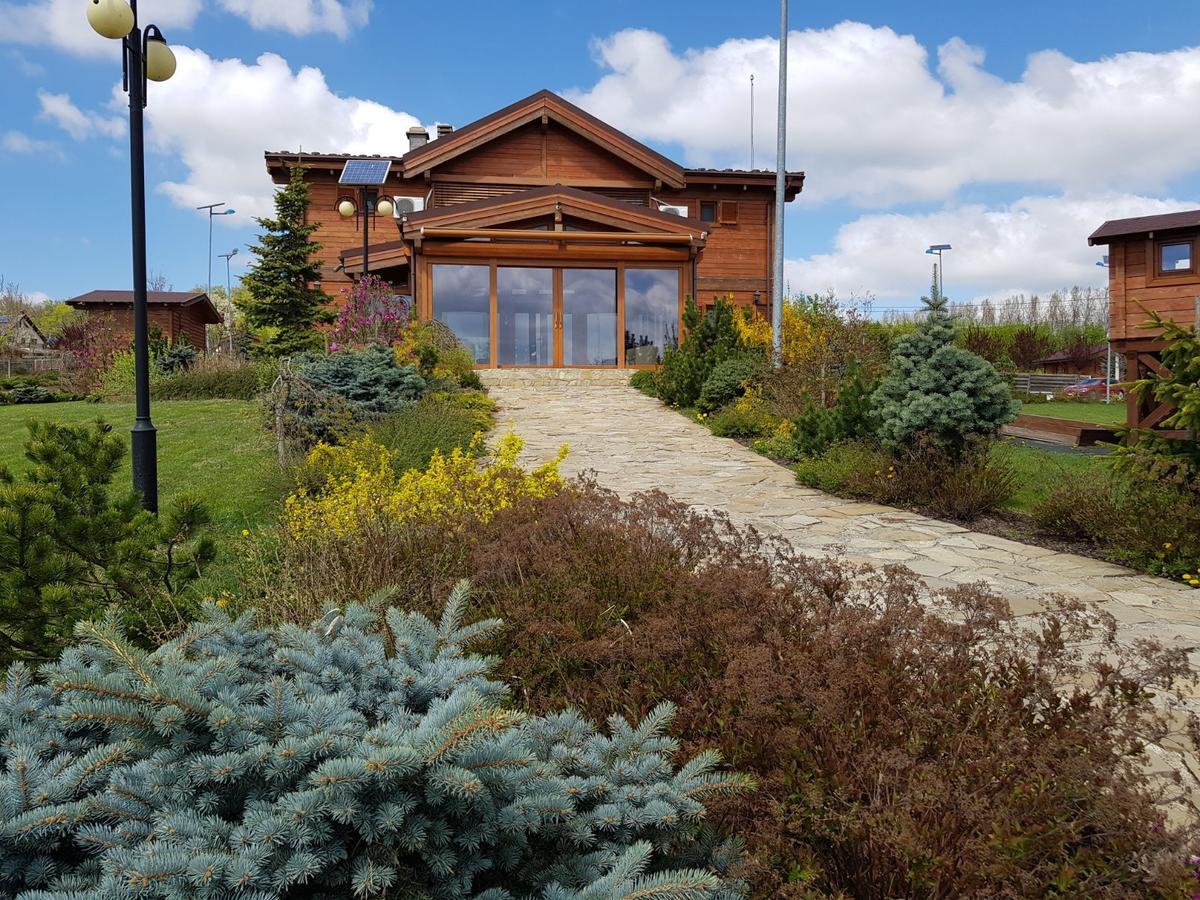 Campeggio Sat De Vacanta Ciprian Porumbescu